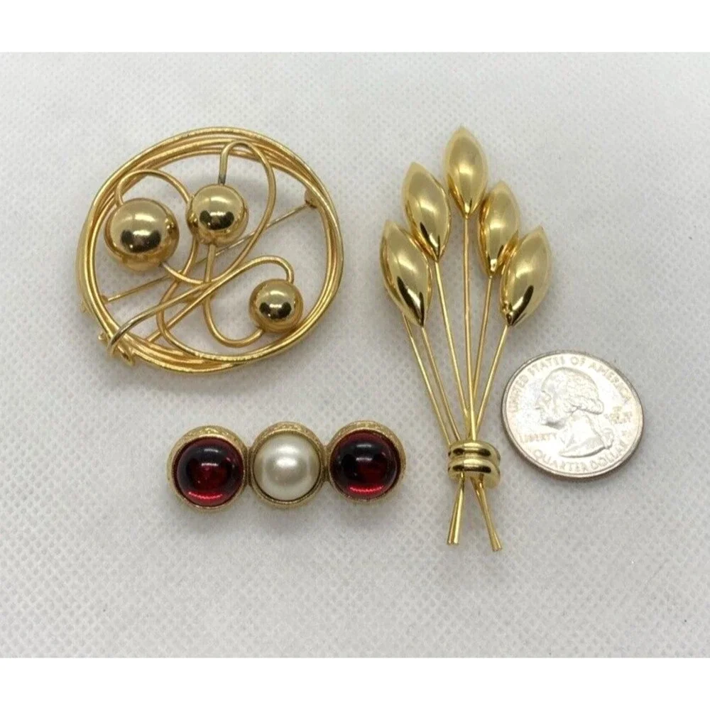 Vintage Lot of 3‎ Gold Tone Pin Brooch Organic Shapes Red Rhinestone Round